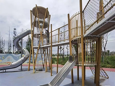 贵阳景区廊桥大型滑梯