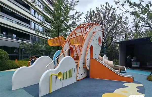 四川遂宁小区火箭造型儿童滑梯